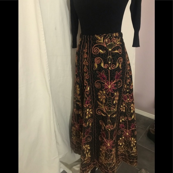 Palestinian embroidered skirt custom made - Picture 2 of 3